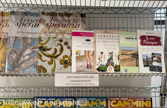 Viterbo - Ufficio Turistico - La targhetta “Libri disponibili alla consultazione”