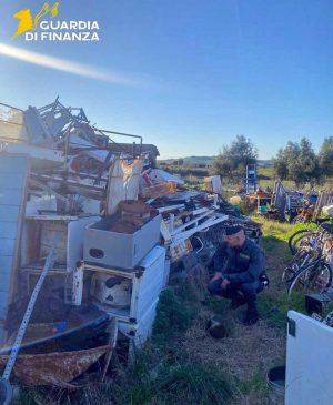 Cerveteri - Guardia di finanza - Sequestrata discarica abusiva