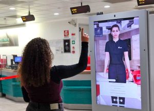 Roma - Stazione Termini - Il totem accessibile ai sordi in lingua dei segni