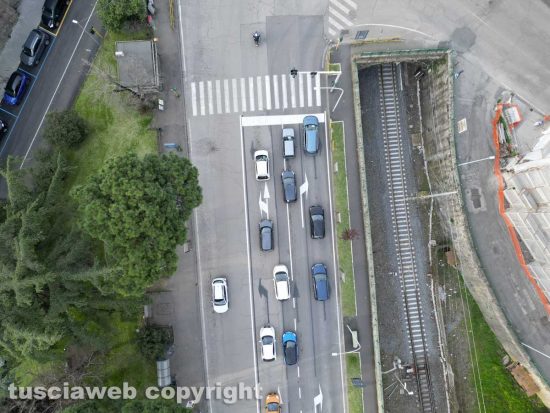 Viterbo – Due corsie al semaforo di porta Romana - Viale Dia