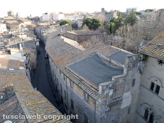 Viterbo - Via San Pietro - Il tetto palazzo Donna Olimpia Pamphili