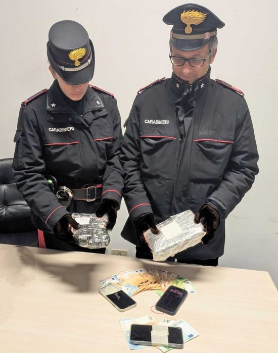 Carabinieri - Stupefacente, materiale e soldi sequestrati a Orte