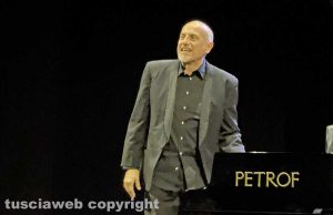 Viterbo - Danilo Rea incanta il teatro dell’Unione con il suo omaggio a Fabrizio De André