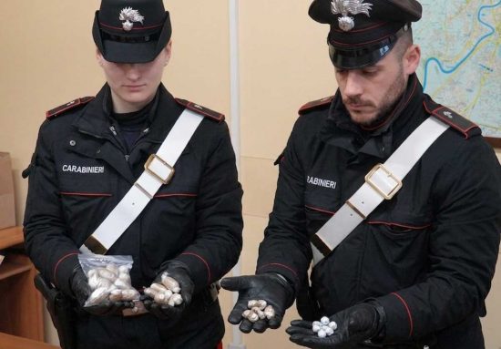 Roma - Carabinieri - Gli ovuli di droga sequestrati