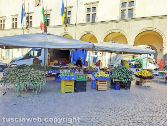 Viterbo - La fiera dell'Annunziata - Il banco di Paolo Proietti a piazza del comune