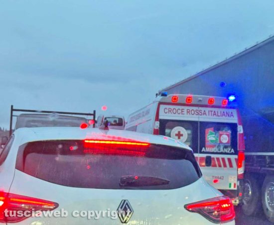 Tamponamento e lunghe file sulla superstrada Umbro - Laziale