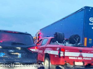 Tamponamento e lunghe file sulla superstrada Umbro - Laziale - I vigili del fuoco