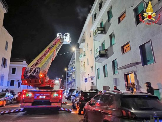 Civitavecchia - Di nuovo in fiamme la palazzina di via Bramante