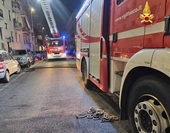 Civitavecchia - Di nuovo in fiamme la palazzina di via Bramante