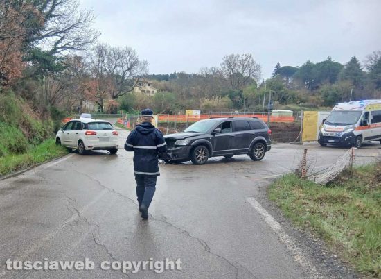 Viterbo - Incidente su strada Acquabianca