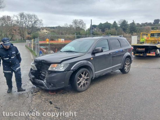 Viterbo - Incidente su strada Acquabianca