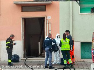 Civitavecchia - Fiamme in un appartamento in via Bramante, muore una donna