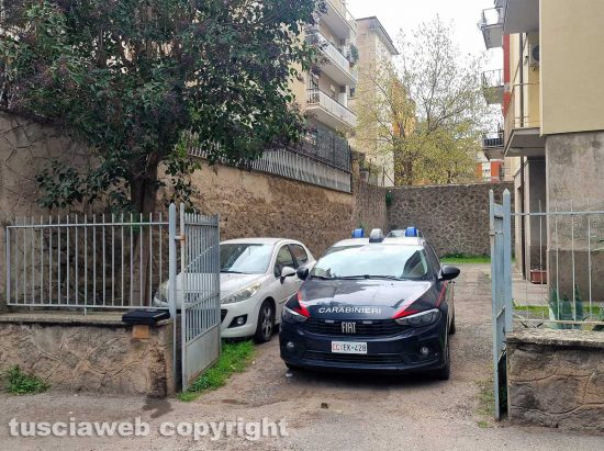Viterbo - Donna precipita dal quinto piano in via Zara