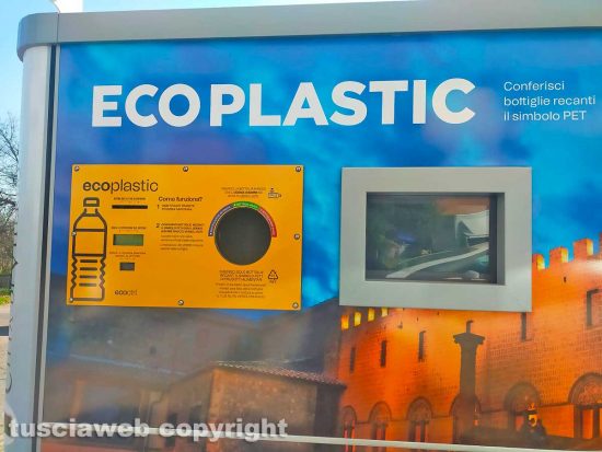 Viterbo - Un contenitore di Eco plastic