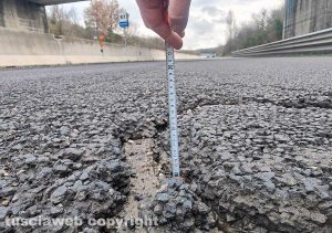 Viterbo - Buche profonde sulla superstrada