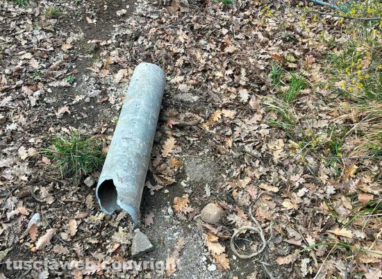 Viterbo - Rifiuti edilizi abbandonati in strada Pierina a Bagnaia