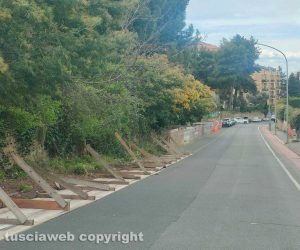 Viterbo - Cadute transenne in via della Pila