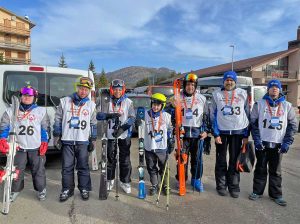 Gli atleti dell'associazione Sorrisi che nuotano a Ovindoli