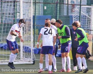 Rossi festeggia il gol del Pomezia