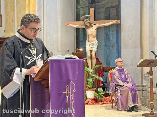 La messa di riparazione celebrata da don Flavio Valeri