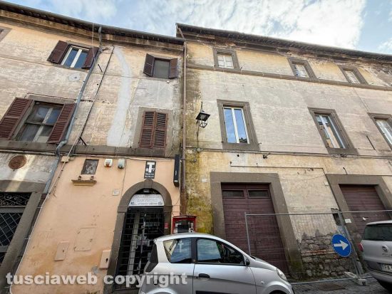 Viterbo - via San Pietro - grondaia del palazzo Doria Pamphili