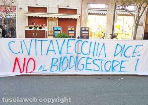 Civitavecchia - Il presidio per dire no al biodigestore