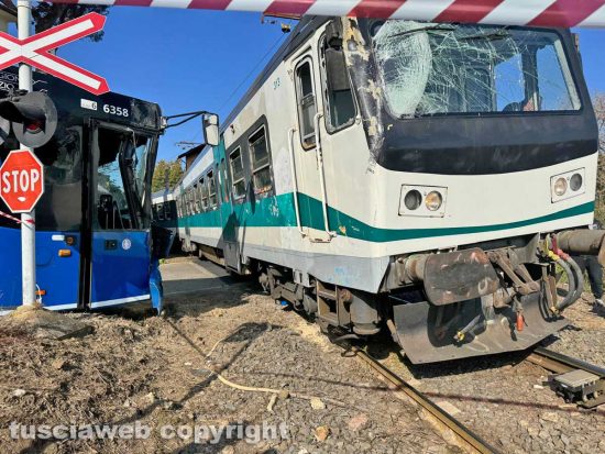 Soriano nel Cimino - Scontro pullman-treno