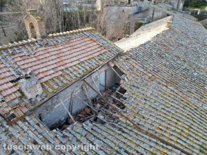 Viterbo - Via San Pietro - Il tetto crollato del palazzo Donna Olimpia Pamphili