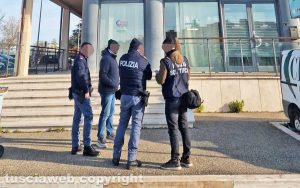 Viterbo - Donna precipita dal balcone in via Galvani - La polizia