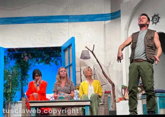 Carbognano - Lo spettacolo "Ragazze, il ritorno"