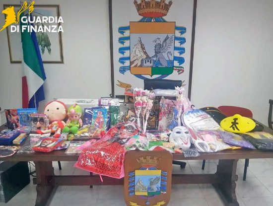 Viterbo - Guardia di finanza - Sequestrati giocattoli