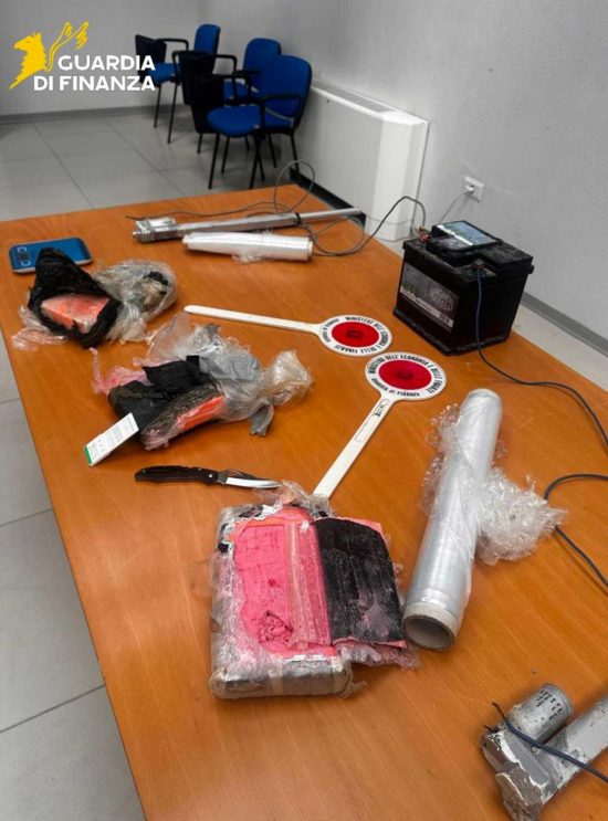 Roma - Guardia di finanza - Sequestrati 3,5 chili di "cocaina rosa"