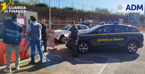 Viterbo - Chiuso distributore - Guardia di finanza e Agenzia delle dogane e monopoli