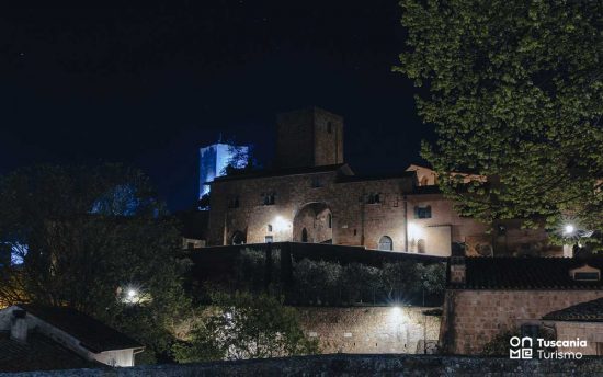 Tuscania - Uno scorcio di notte