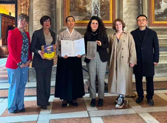 Viterbo - A palazzo dei Priori una delegazione del King Sejong Institute accolta dalla sindaca Chiara Frontini