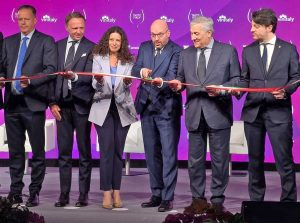 Verona - Antonella Sberna al taglio del nastro del Vinitaly