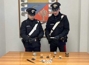 Civitavecchia - Carabinieri - Droga e materiale sequestrati