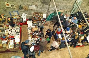 Mercatino vintage al palazzo dei Papi