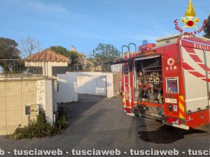 Civitavecchia - Vigili del fuoco - Incendio in appartamento in via delle Molacce, salvata una donna