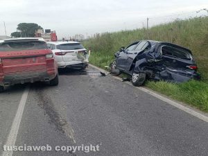 Viterbo - Scontro sulla Cassia nord, tre auto coinvolte e traffico in tilt