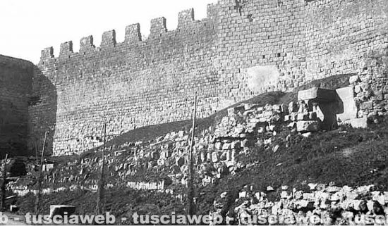 Viterbo - Il palazzo di Federico II 