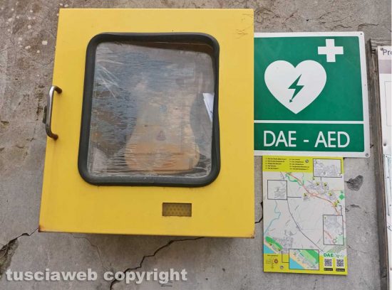 Installazione cartelli informativi defibrillatori Dae 