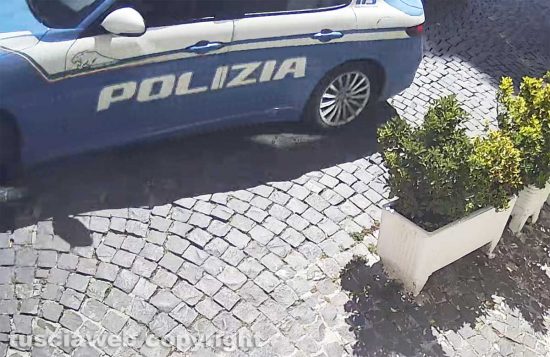 Viterbo - Rapina in centro - La polizia