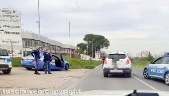 Viterbo - Scontro sulla Cassia nord, tre auto coinvolte e traffico in tilt