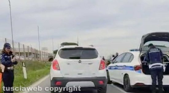 Viterbo - Scontro sulla Cassia nord, tre auto coinvolte e traffico in tilt