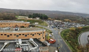 Ospedale Santa Rosa - La piastra tecnologica e il parcheggio posteriore