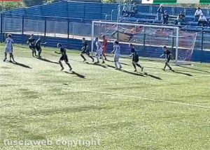 Una mischia in area della Viterbese