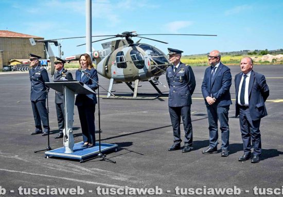 La struttura aeronautica militare - Visita della sottosegretaria Isabella Rauti