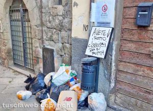 Viterbo - Rifiuti nel quartiere di San Pellegrino