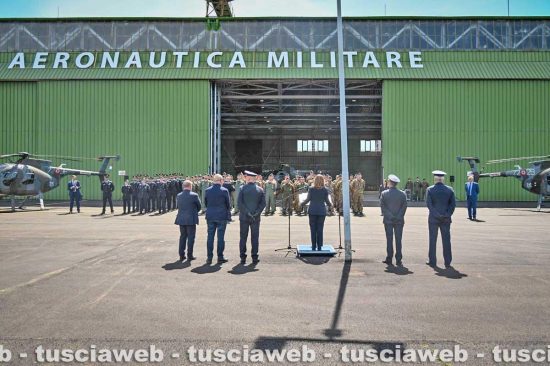 La struttura aeronautica militare - Visita della sottosegretaria Isabella Rauti